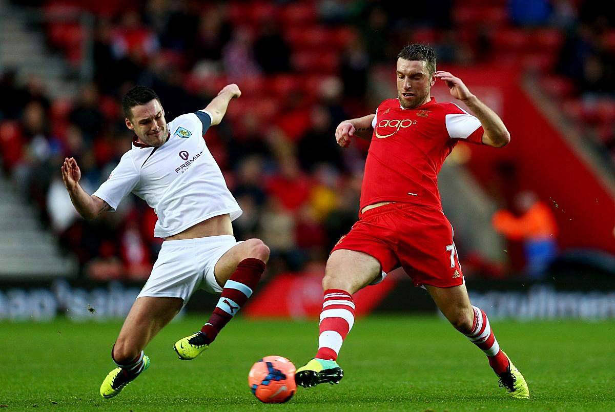 电竞赛事-赛前突围战来临，摩纳哥围绕欧冠回应争议，球迷炸锅，轮换策略成焦点的简单介绍